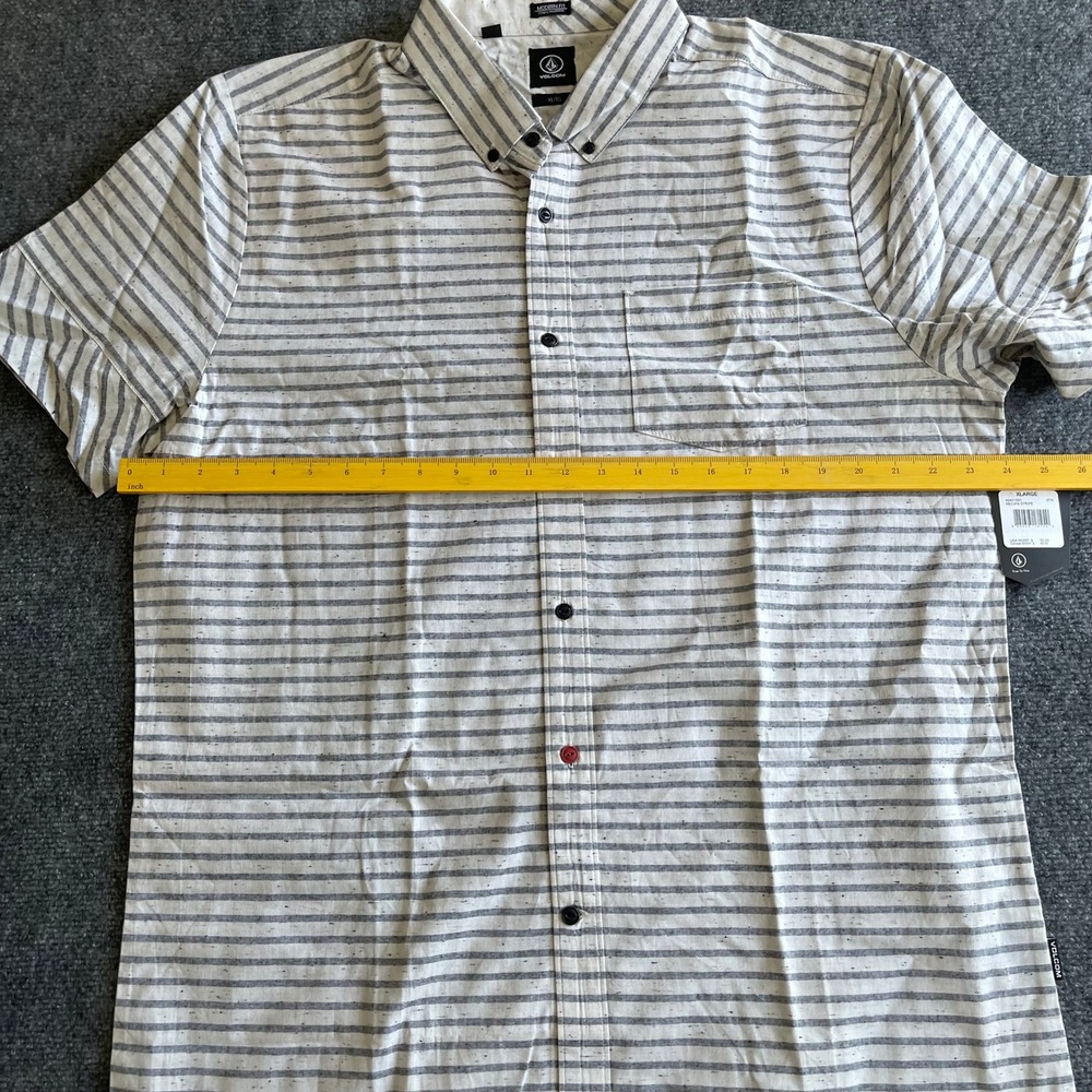 Volcom Melvin Stripe Mens XL Short Sleeve Button Up Shirt Modern Fit  NEW - Picture 6 of 8
